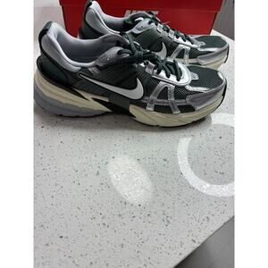 New Nike V2K Run Vintage Green Mineral Spruce HJ4497-300 Men's Size 11